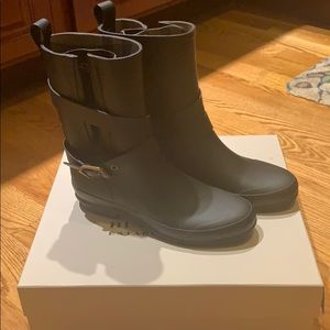 Burberry women’s rain boot